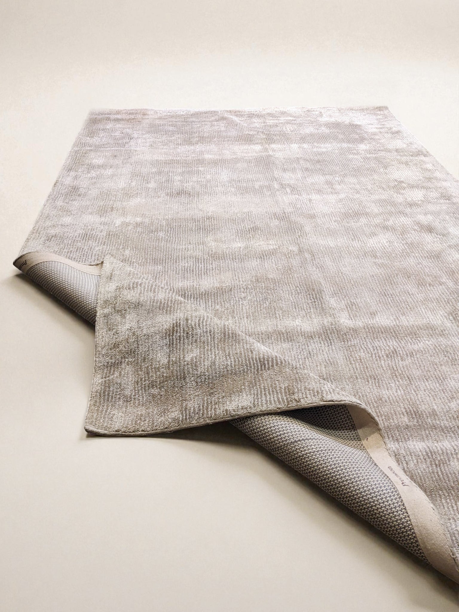 Alune Hand Tufted Rug - Size: 274 × 191 cm