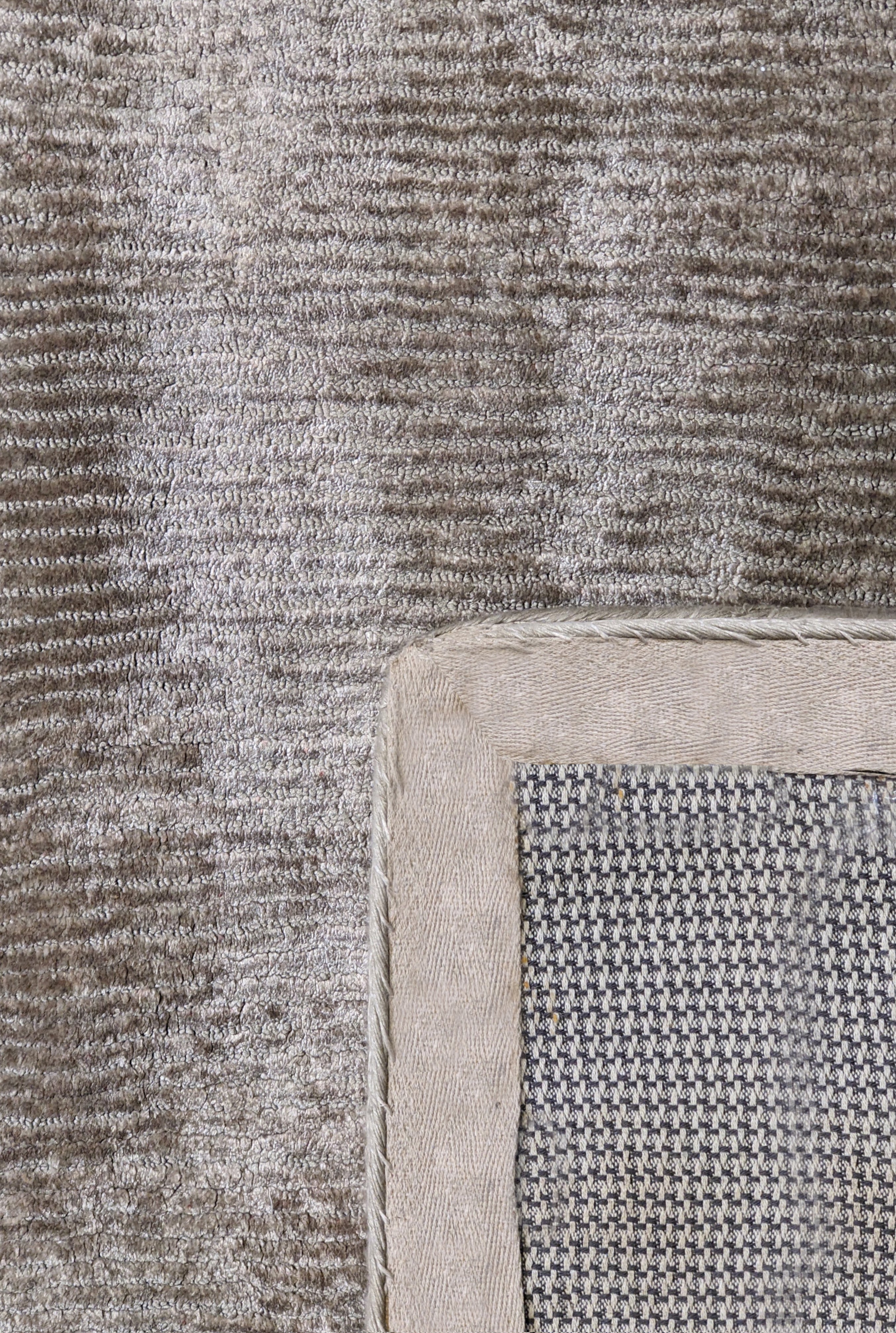 Alune Hand Tufted Rug - Size: 274 × 191 cm