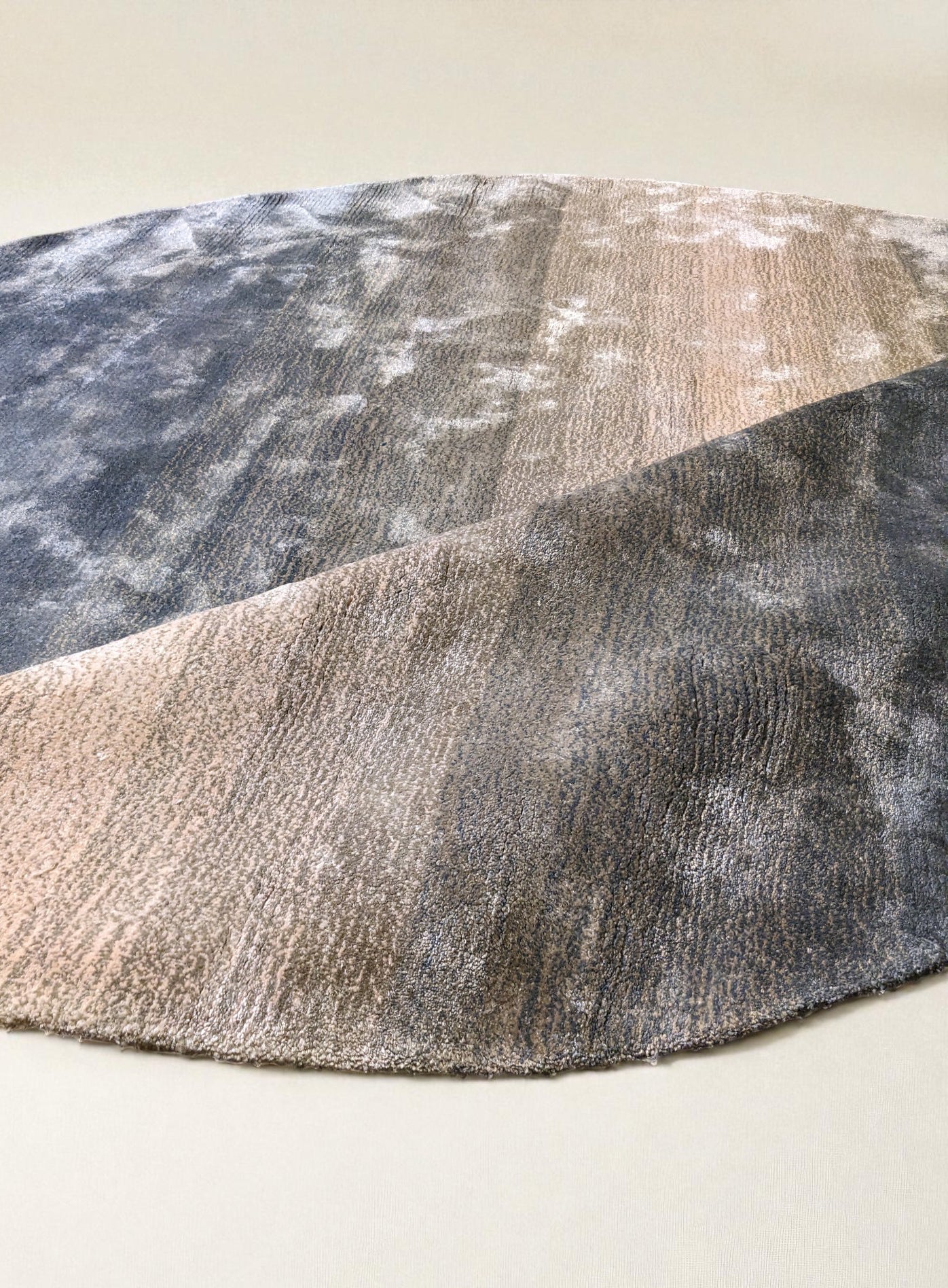 Nira Hand Tufted Rug - Size: 216 × 216 cm