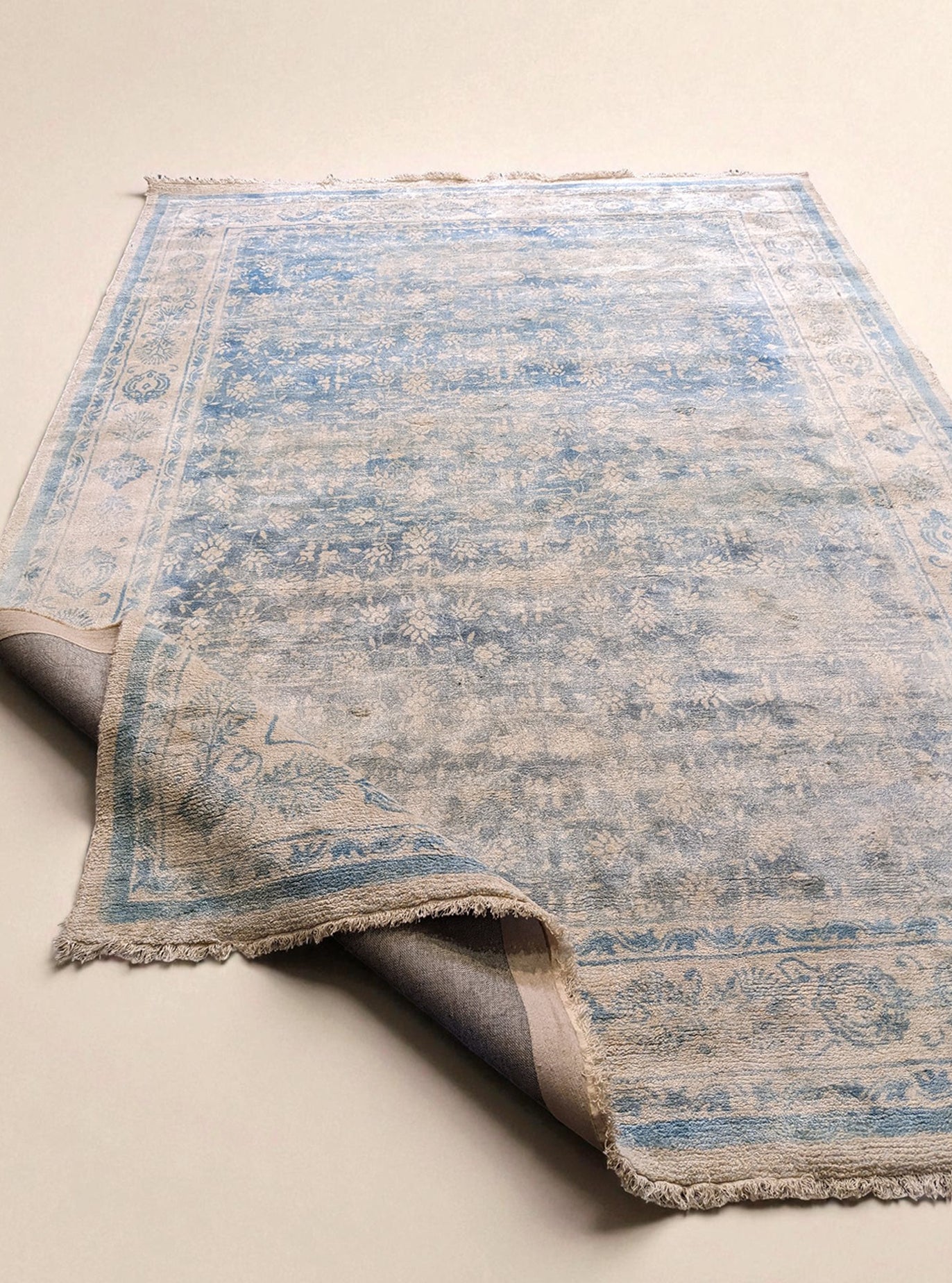 Ovelis Hand Tufted Rug - Size: 274 × 182 cm