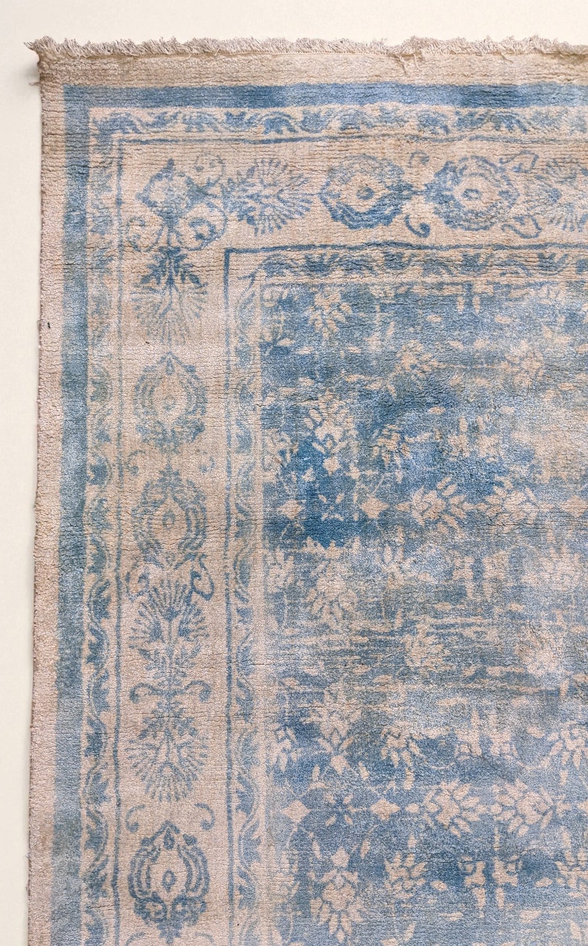 Ovelis Hand Tufted Rug - Size: 274 × 182 cm