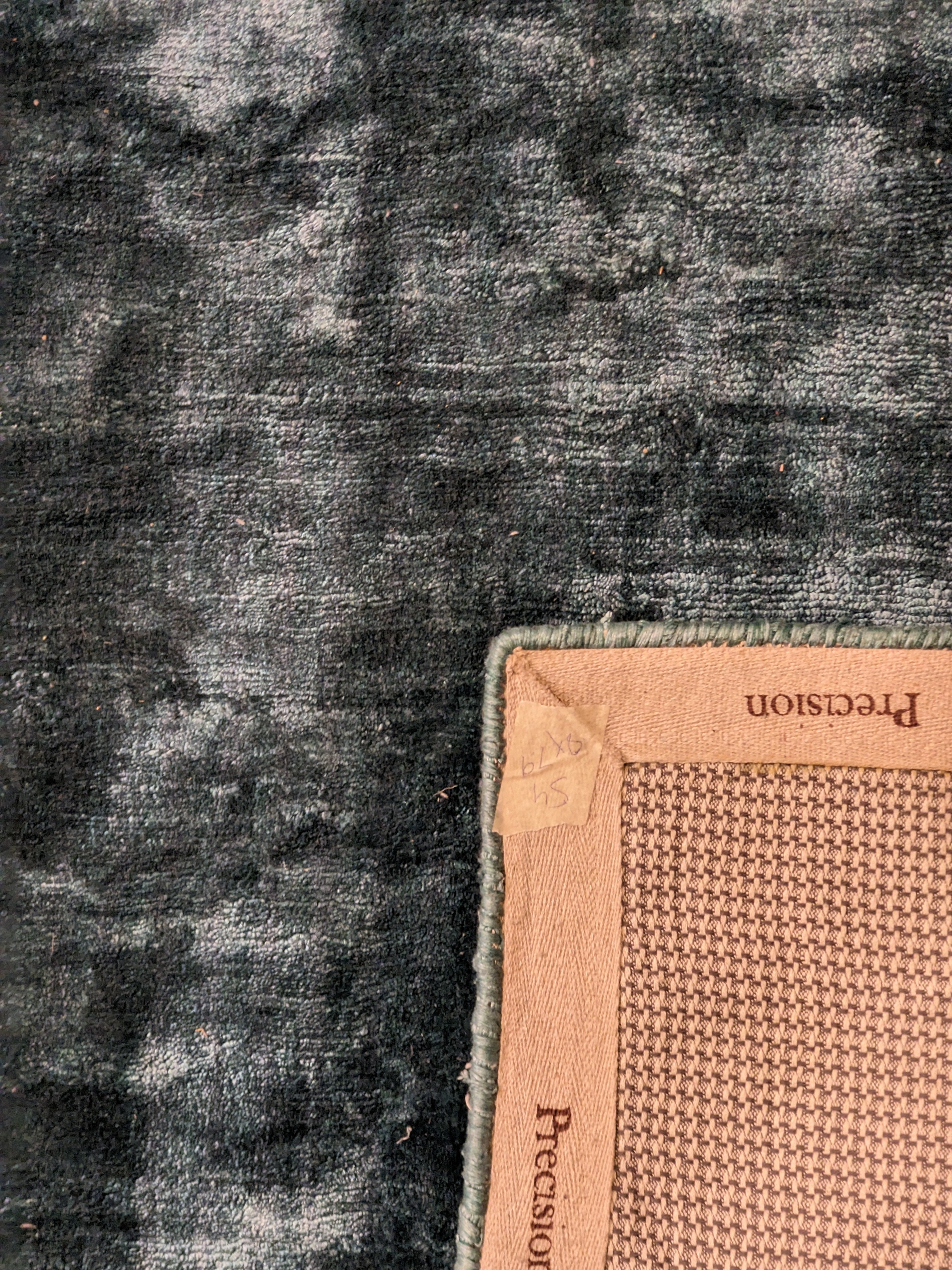 Leno Hand Tufted Rug - Size: 243 x 240 cm