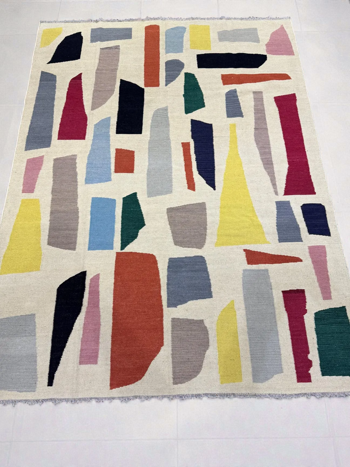 Scandinavian Kilim Rug - Size: 300 x 245 cm