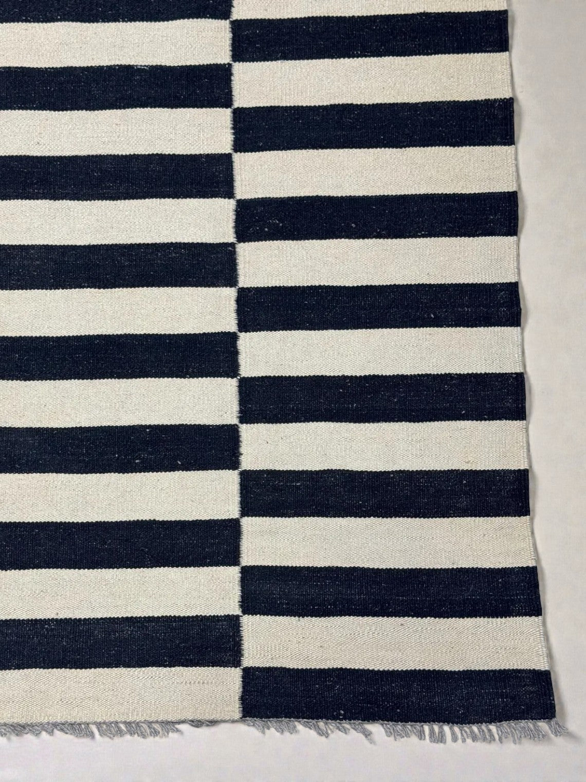 Scandinavian Kilim Rug - Size: 222 x 183 cm