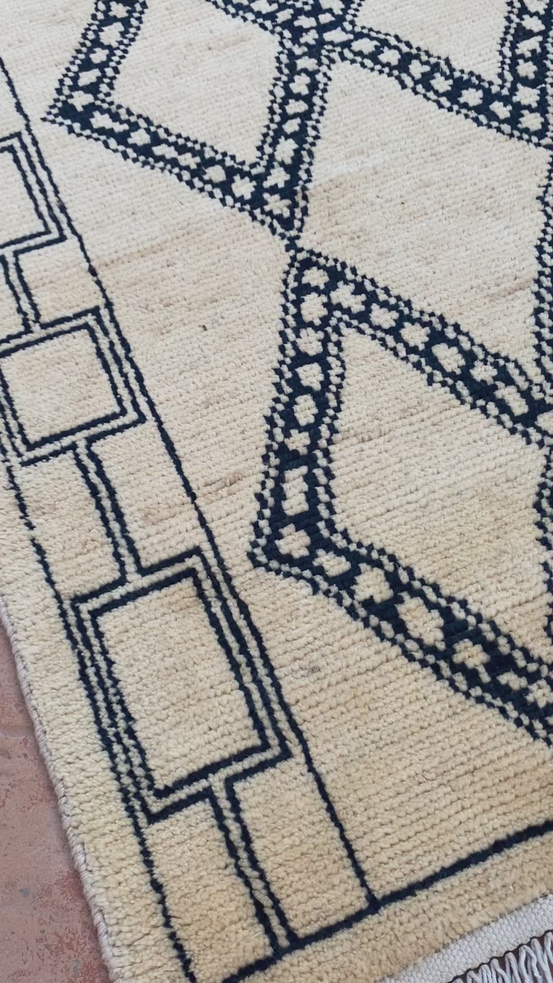 Load video: Grel Hand Knotted Rug - Size: 190 x 125 cm